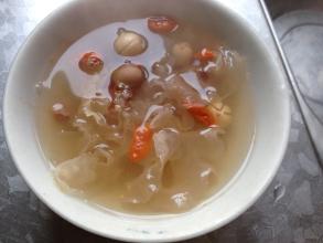 百合银耳莲子羹